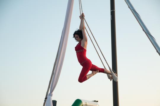 aerial trapeze event performance